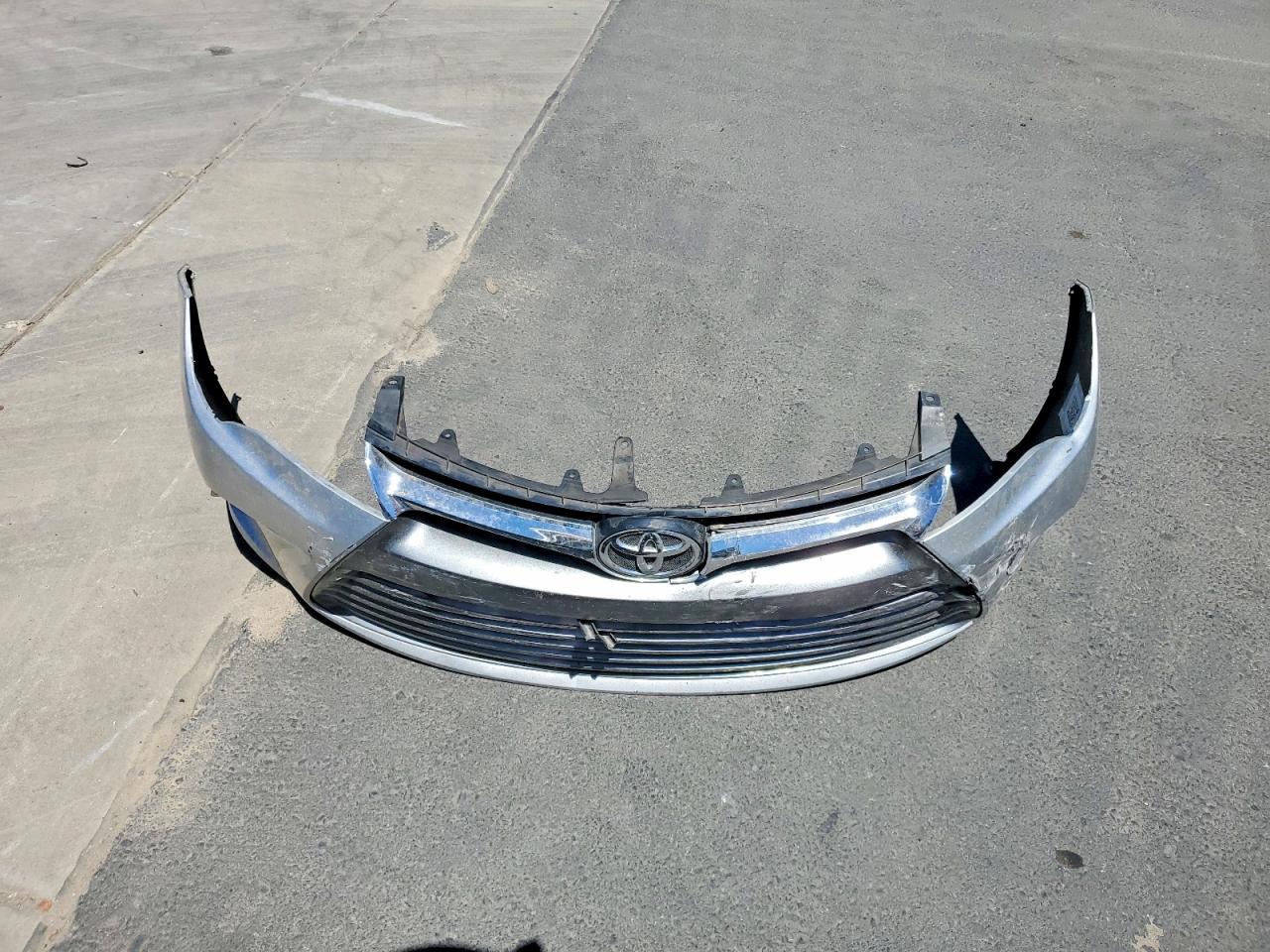 2015 Toyota Camry Le - zdjęcie 12