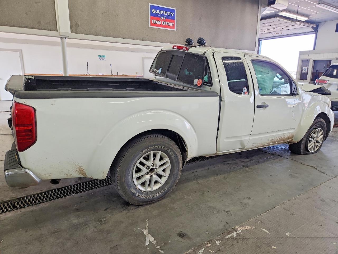 2015 Nissan Frontier Sv V6 - zdjęcie 3