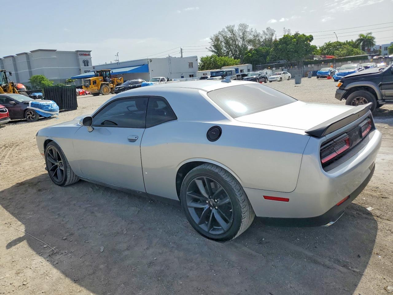 2022 Dodge Challenger R/T Scat Pack - zdjęcie 2