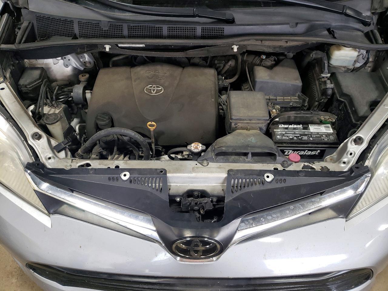 2018 Toyota Sienna L - zdjęcie 12