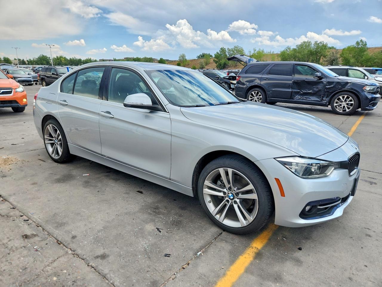 2018 BMW Seria 3 330i - zdjęcie 4