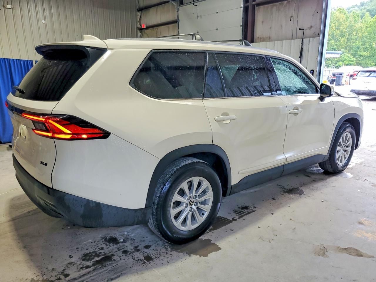 2024 Toyota Grand Highlander Xle - zdjęcie 3