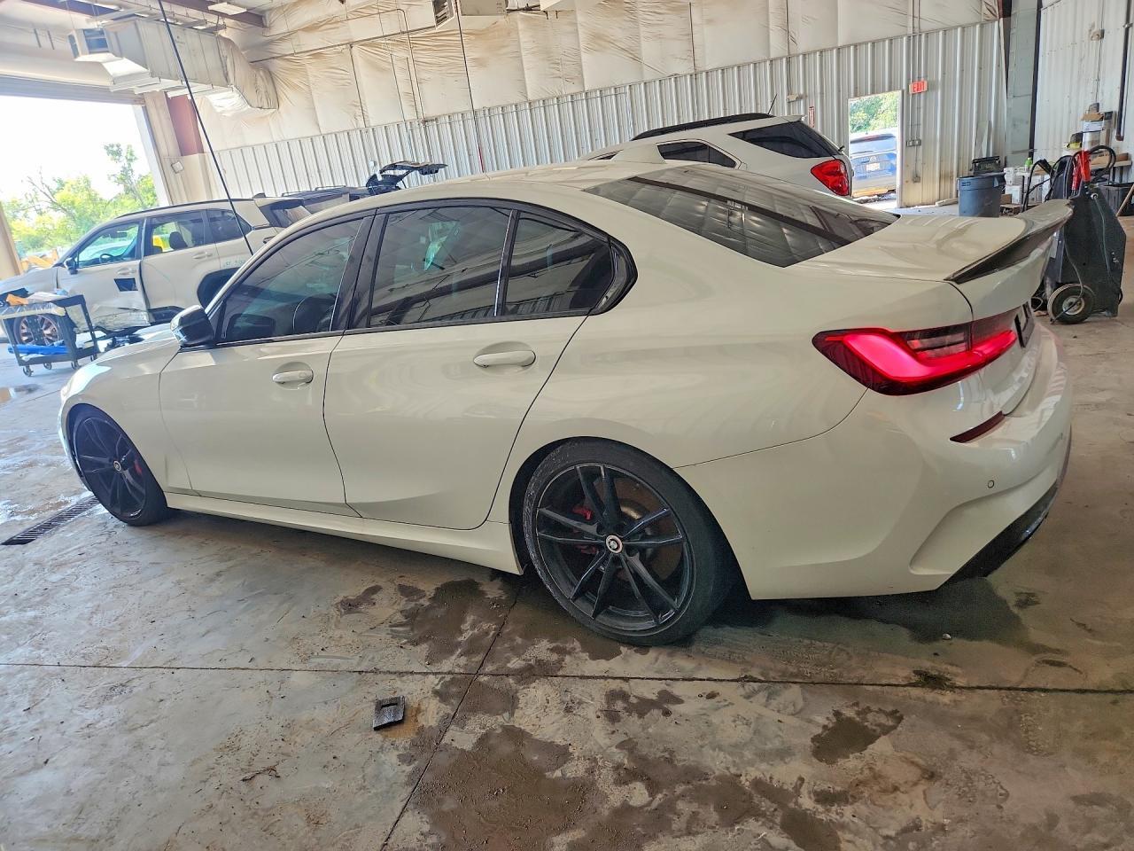 2021 BMW Seria 3 M340i - zdjęcie 2