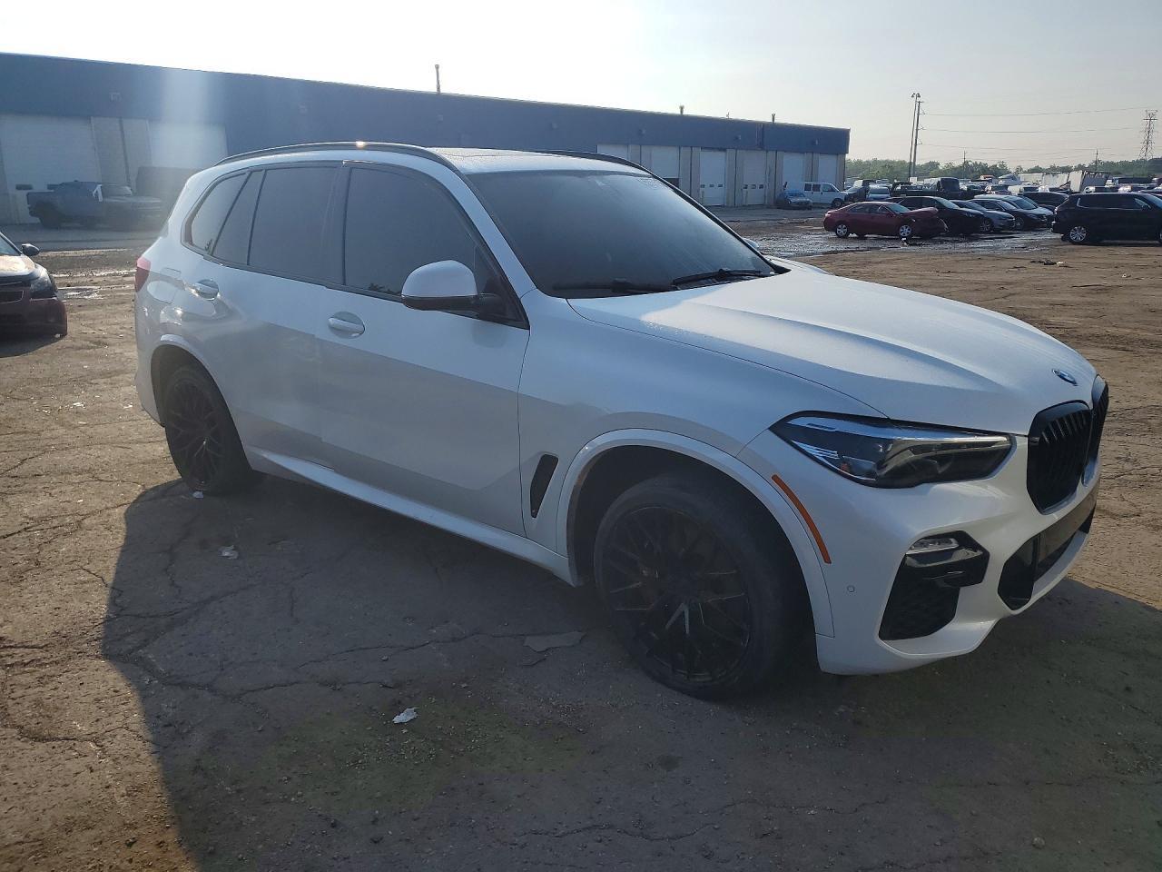 2021 BMW X5 xDrive40I - zdjęcie 4