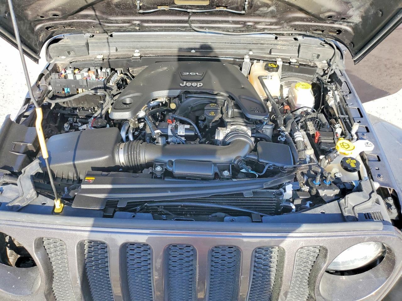 2021 Jeep Wrangler Unlimited Sahara - zdjęcie 12