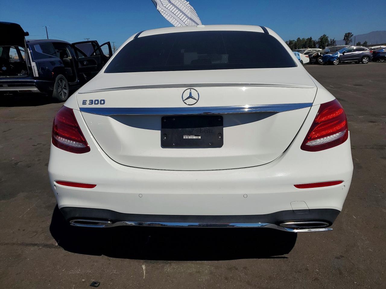 2018 Mercedes-Benz E 300 - zdjęcie 6