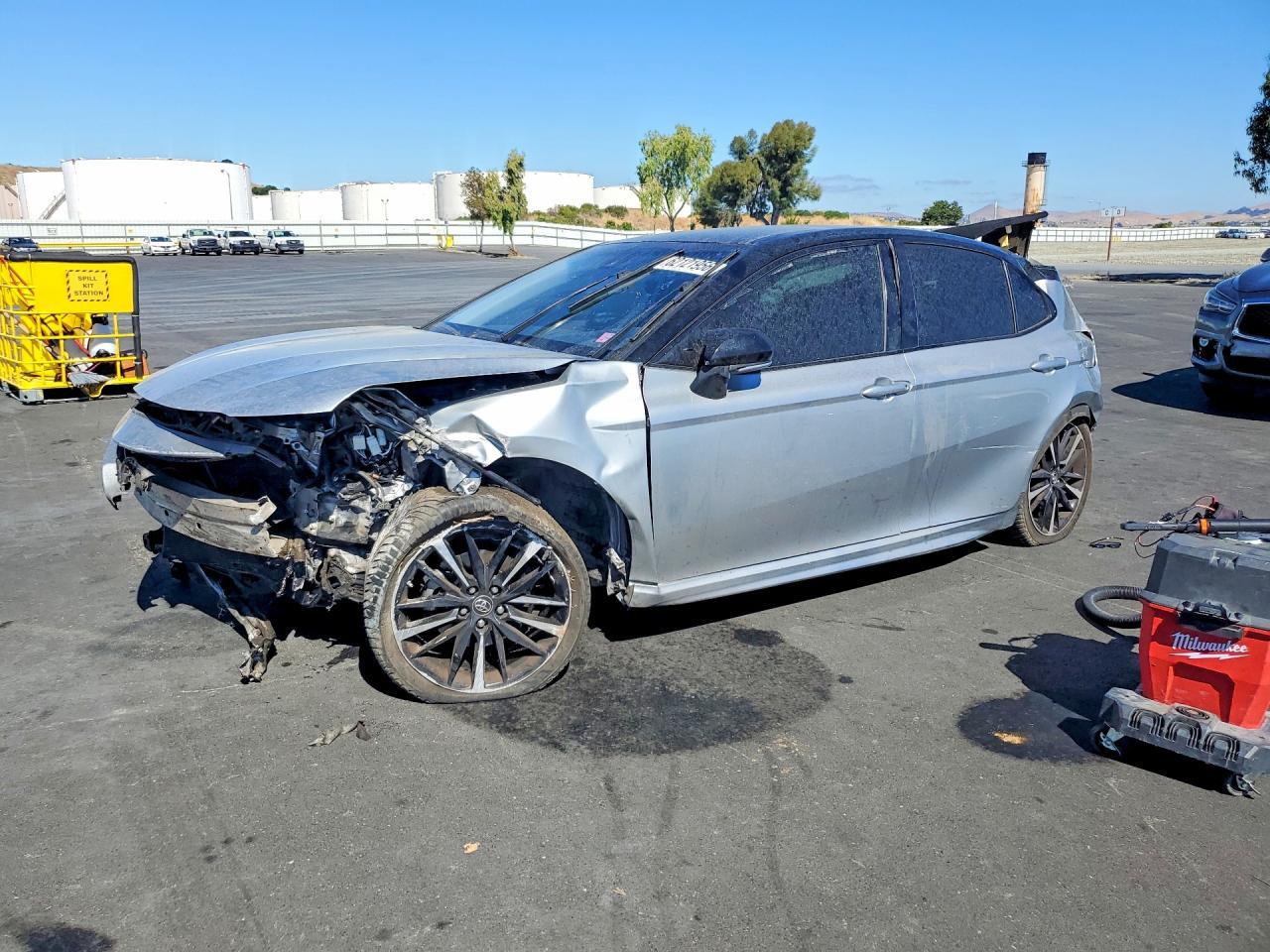 2019 Toyota Camry Xse - zdjęcie główne