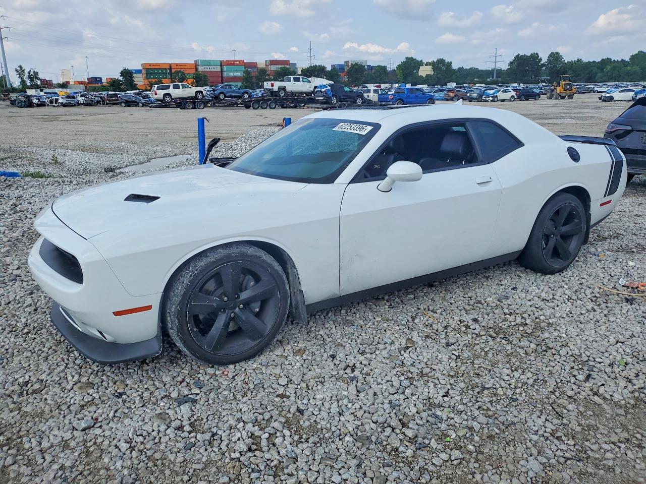 2015 Dodge Challenger R - zdjęcie główne