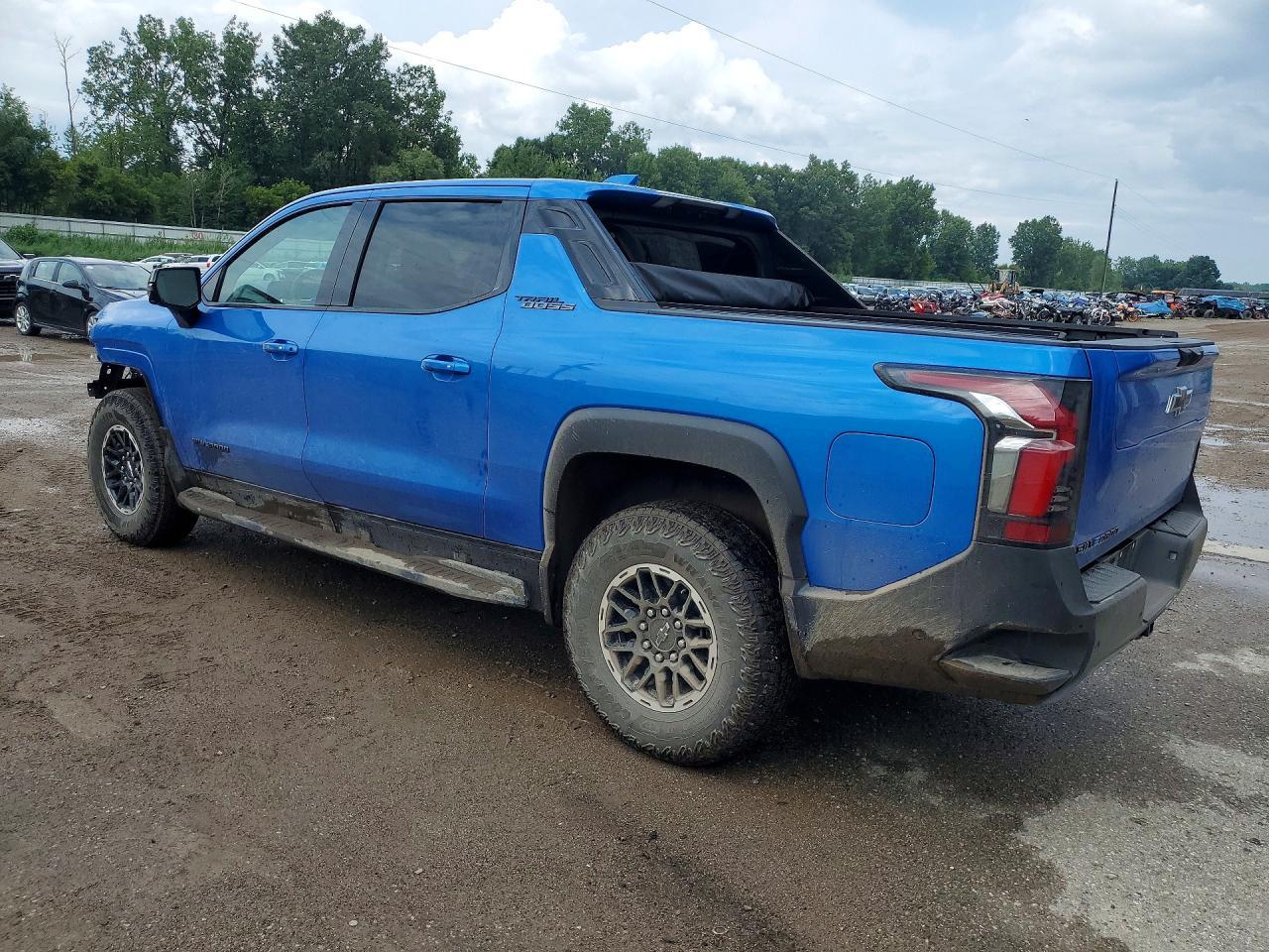 2026 Chevrolet Silverado Trail Boss - zdjęcie 2