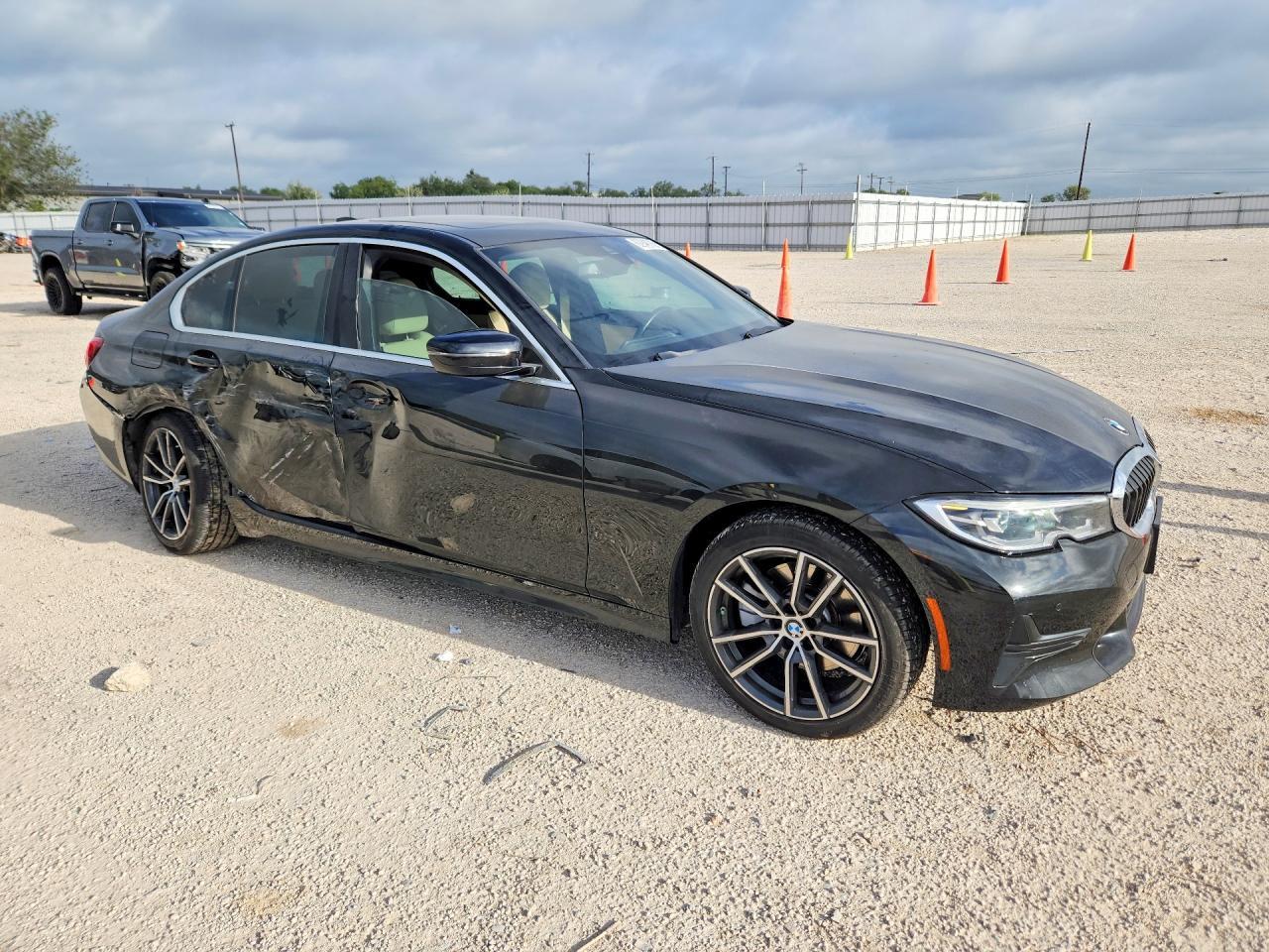 2020 BMW 330I - zdjęcie 4