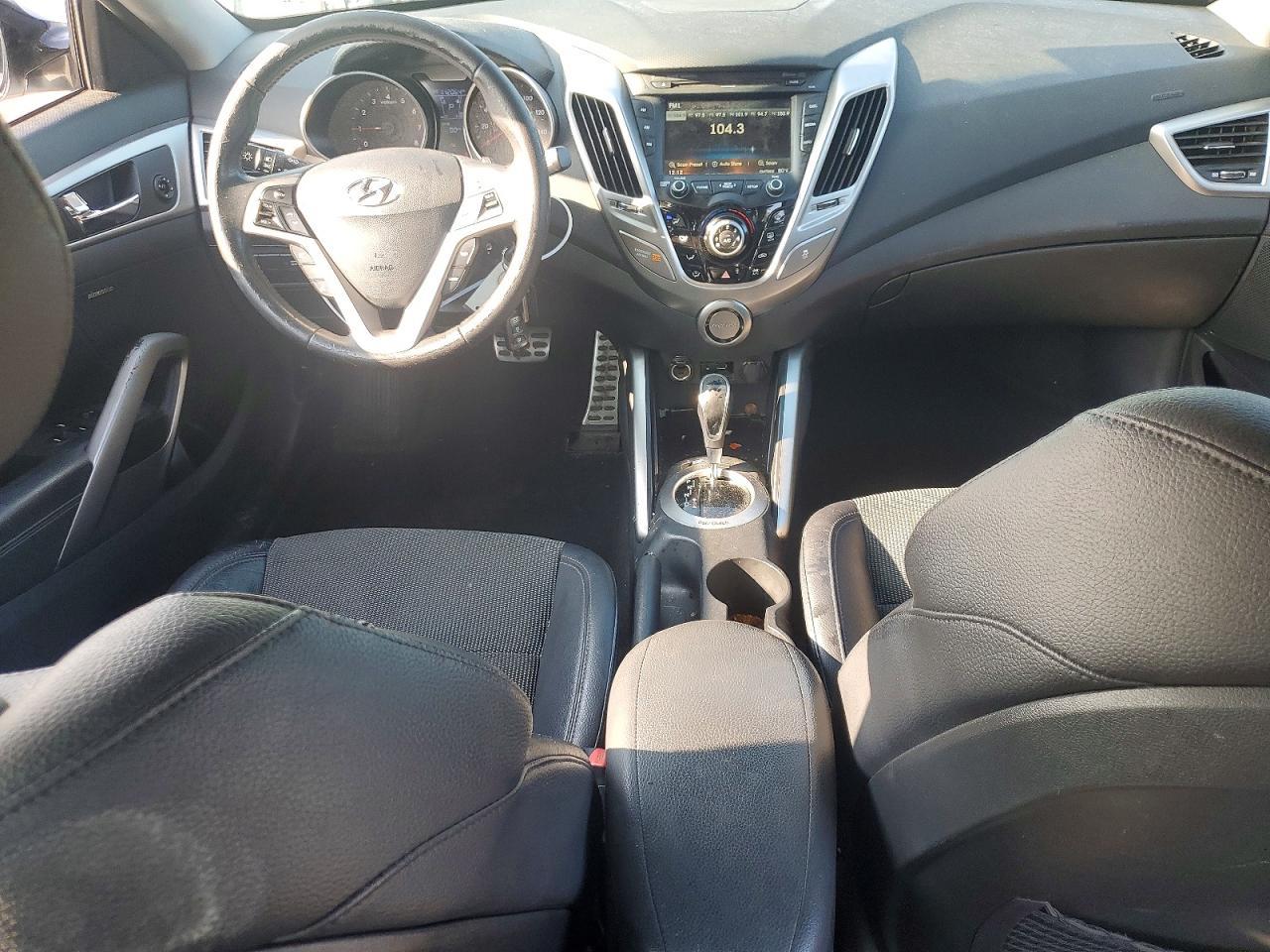 2013 Hyundai Veloster Base - zdjęcie 8