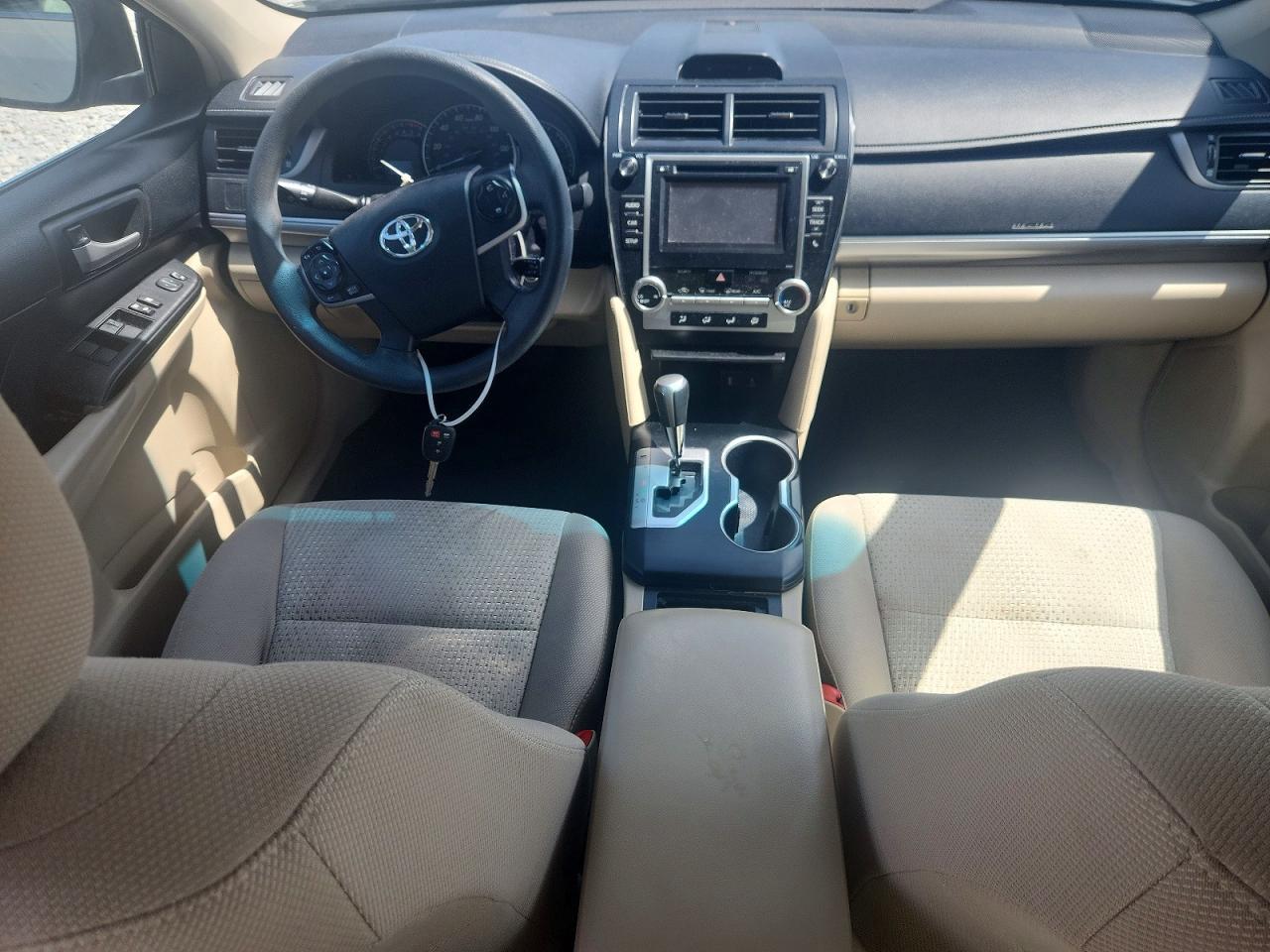 2014 Toyota Camry Le - zdjęcie 8
