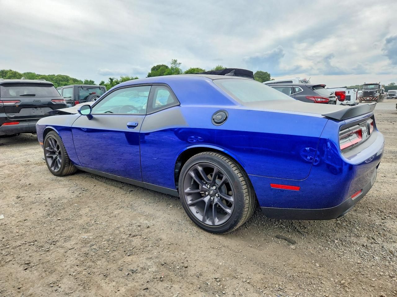 Dodge Challenger - zdjęcie 2