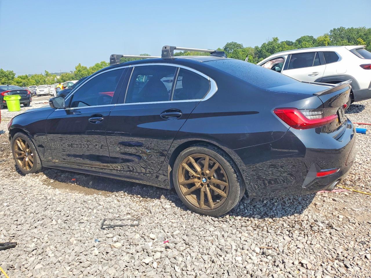 2019 BMW 330I - zdjęcie 2