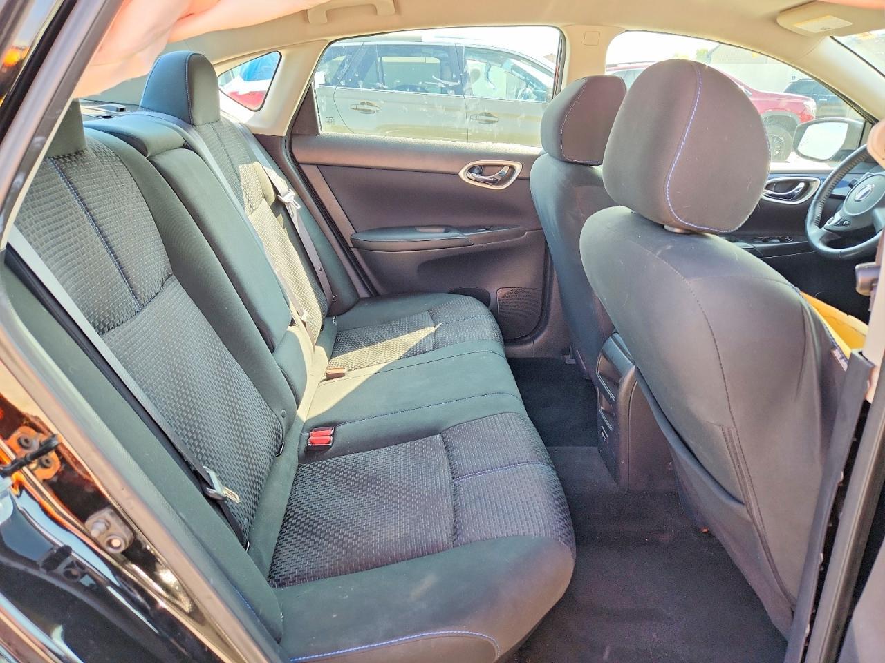 2019 Nissan Sentra Sr - zdjęcie 10
