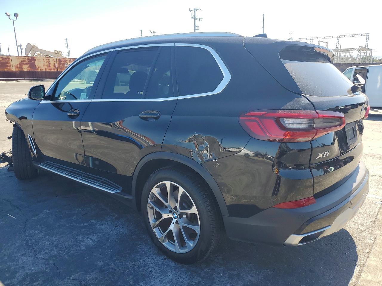 2019 BMW X5 xDrive40I - zdjęcie 2