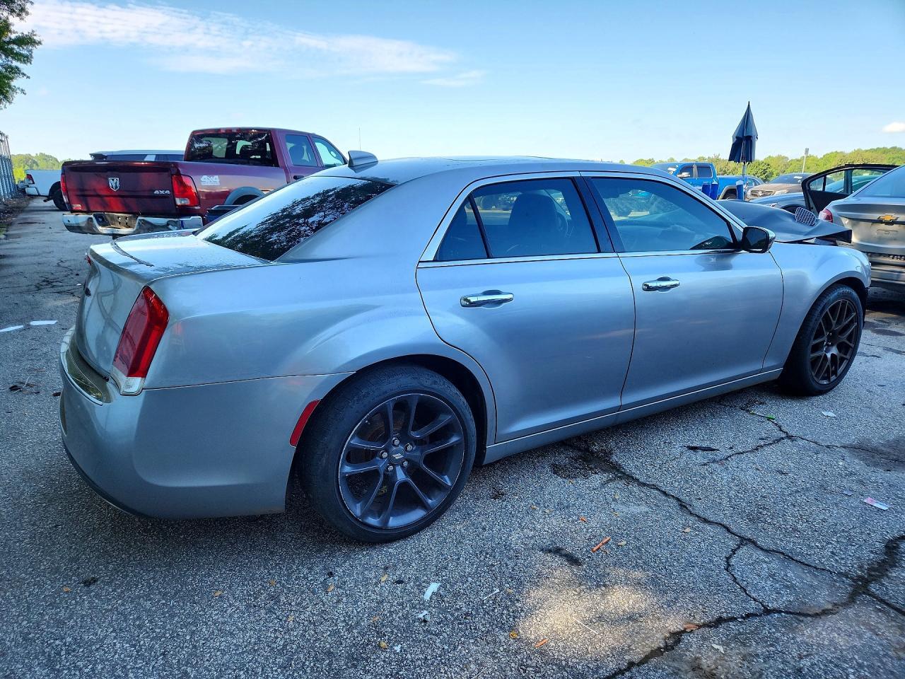 2017 Chrysler 300C - zdjęcie 3