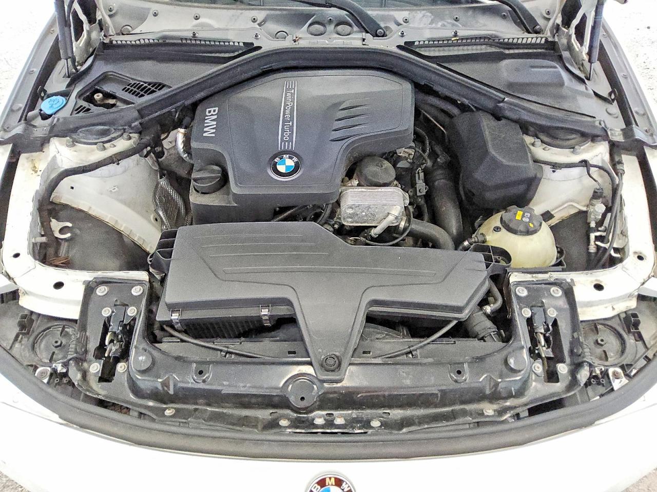 2017 BMW Seria 3 320i - zdjęcie 11