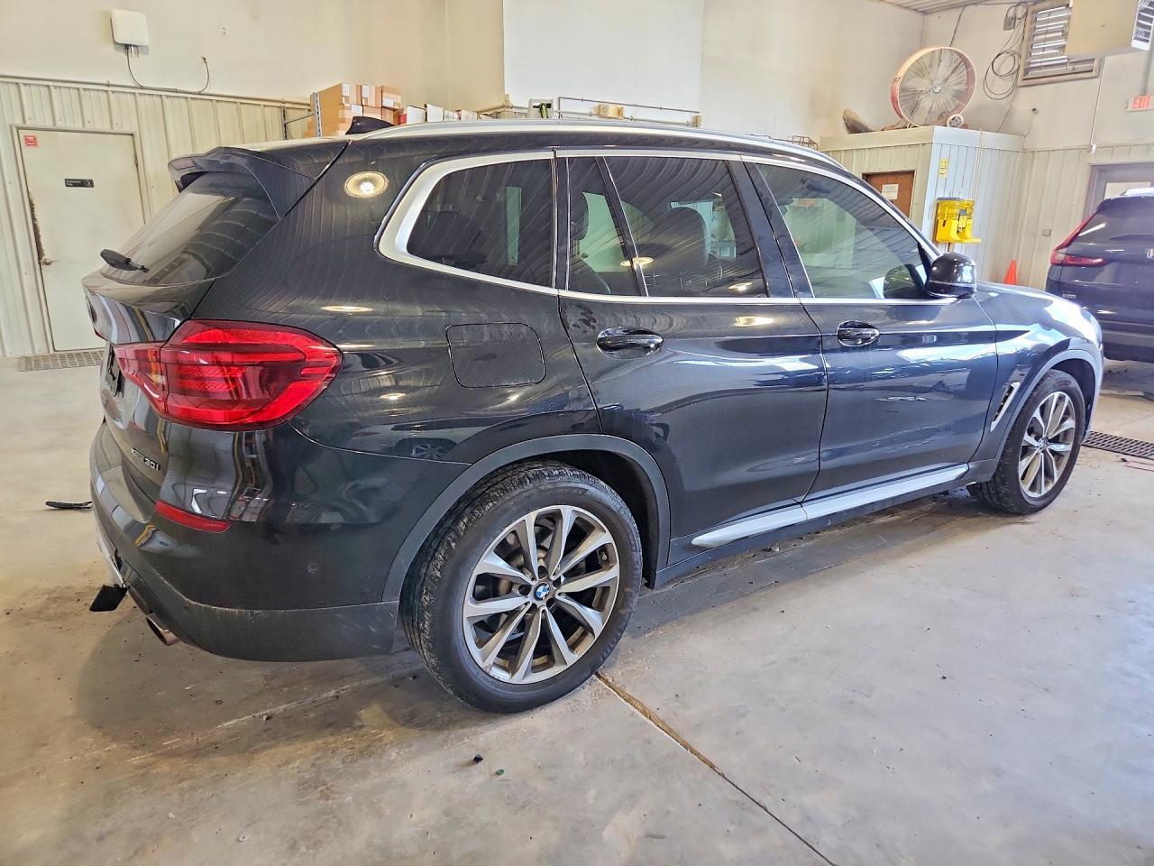 2019 BMW X3 xDrive30I - zdjęcie 3