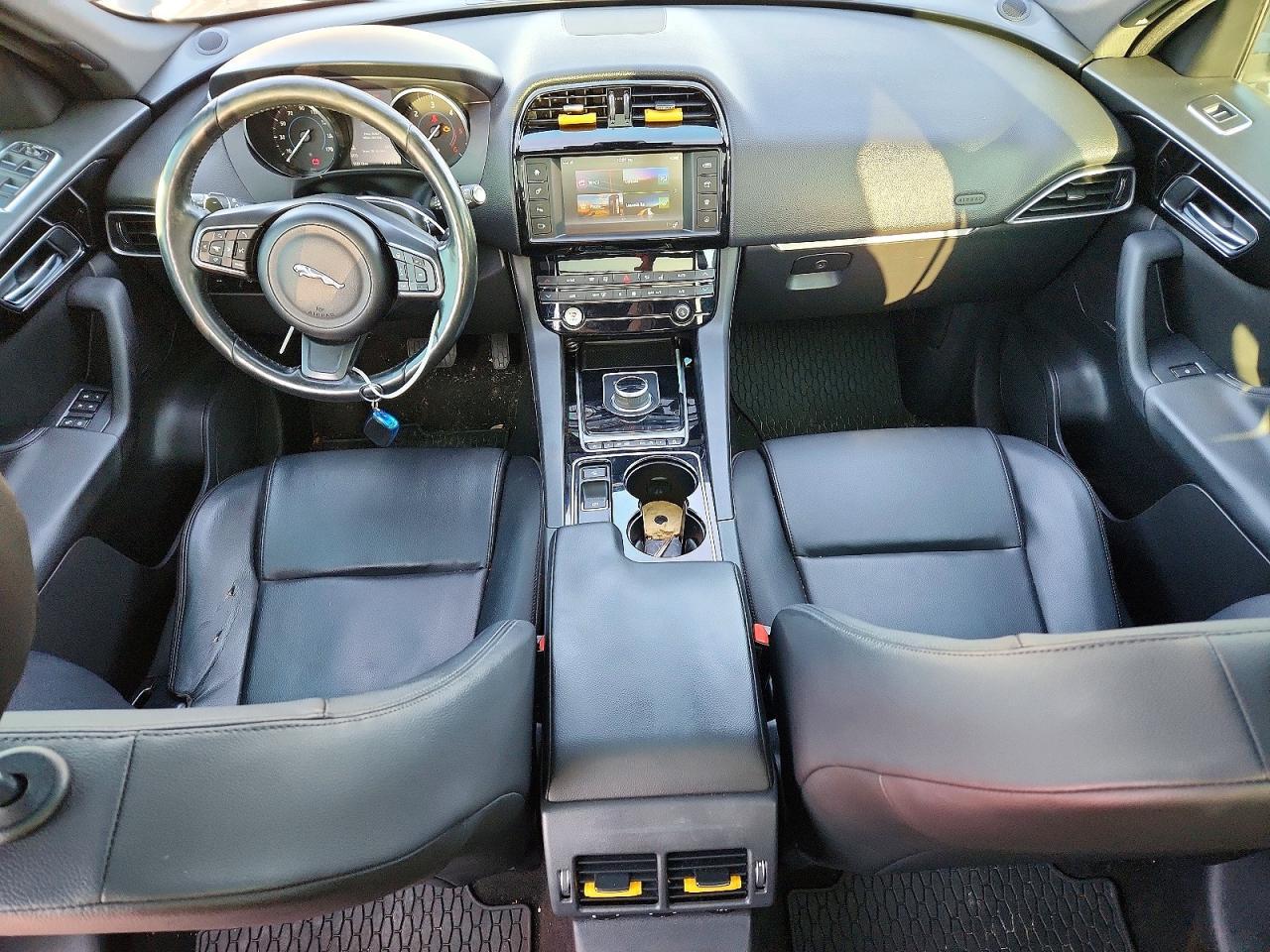 2017 Jaguar F-Pace Premium - zdjęcie 8