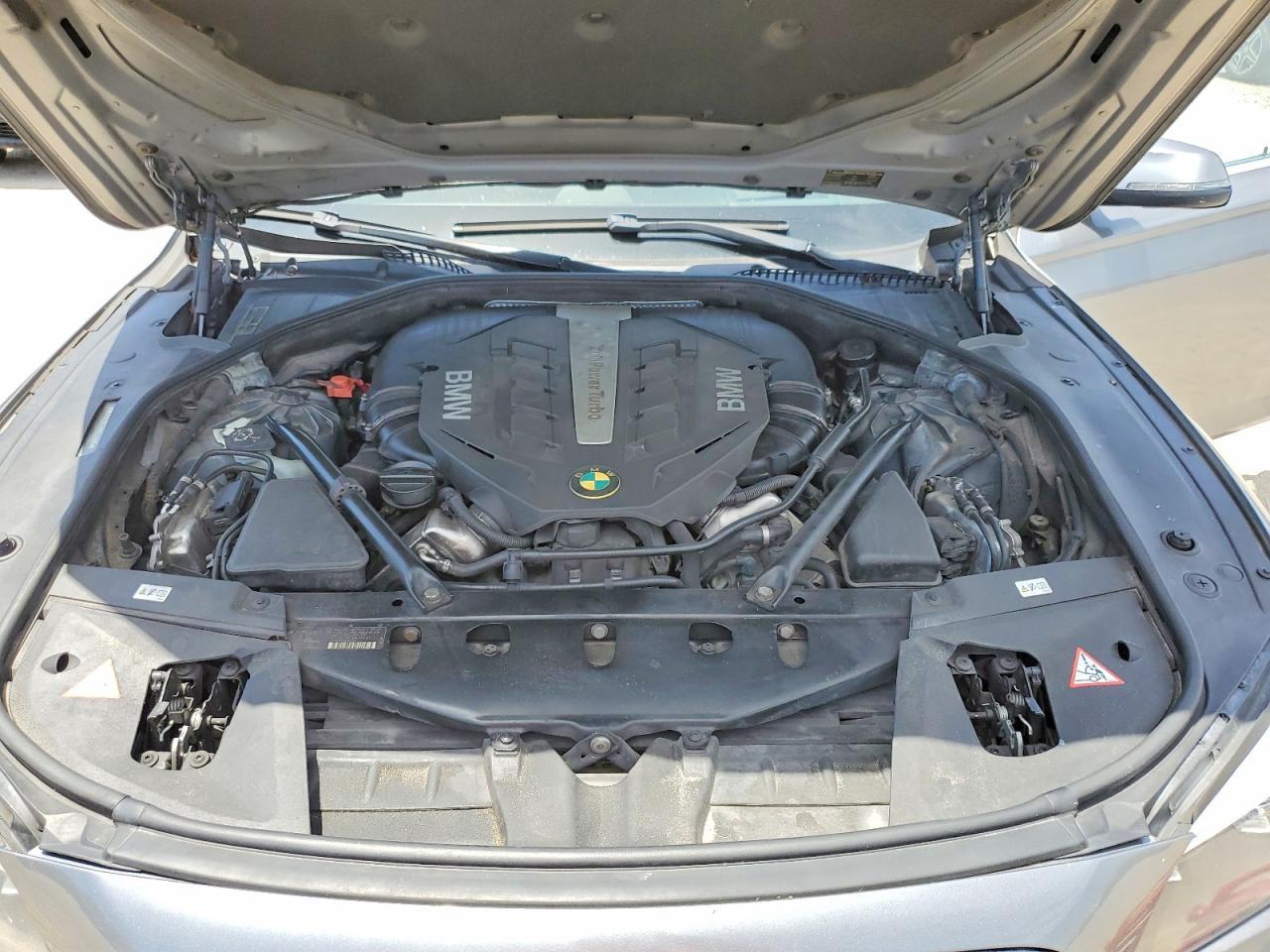 2013 BMW 750 Li - zdjęcie 11