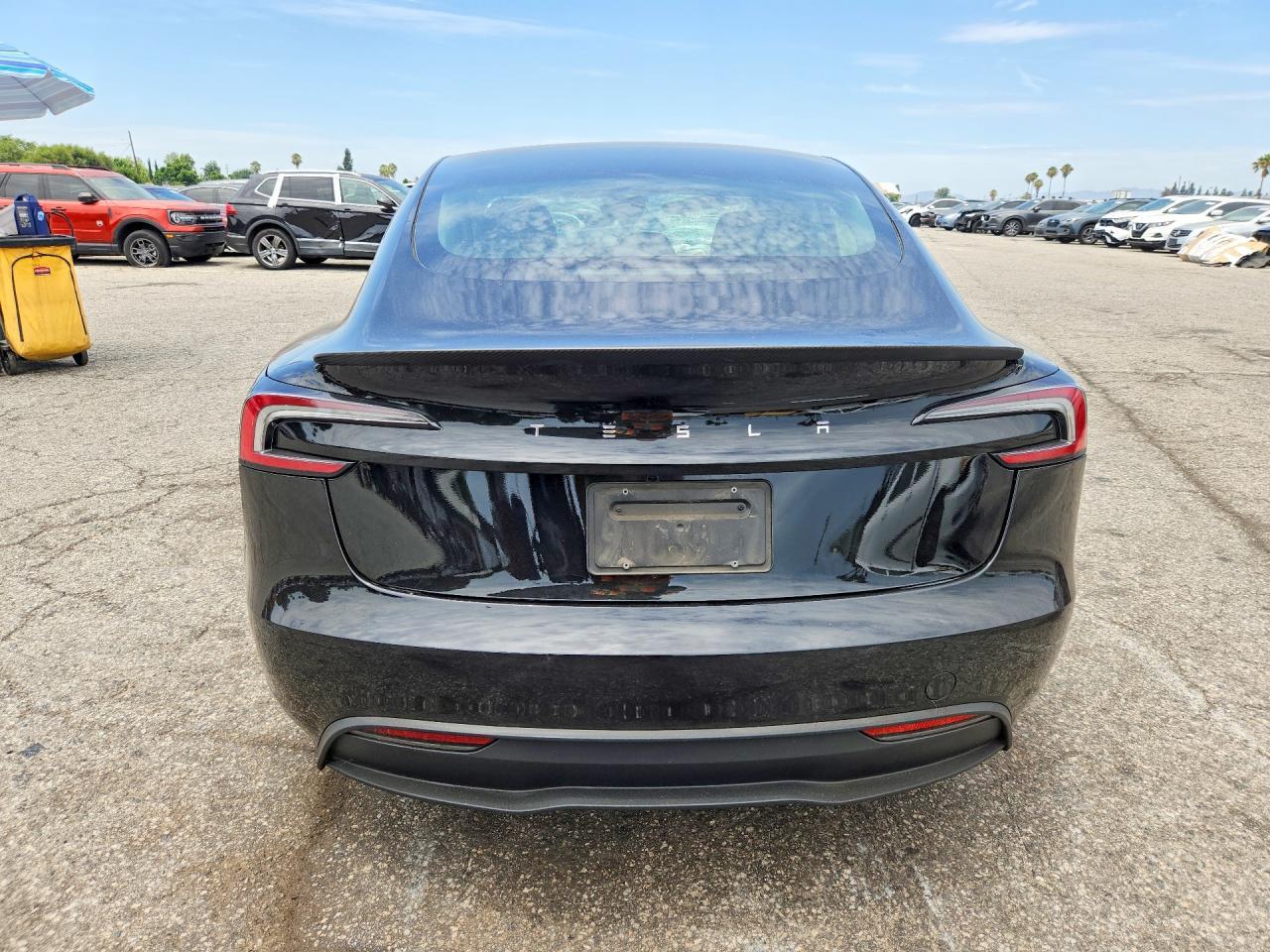 2025 Tesla Model 3 - zdjęcie 6