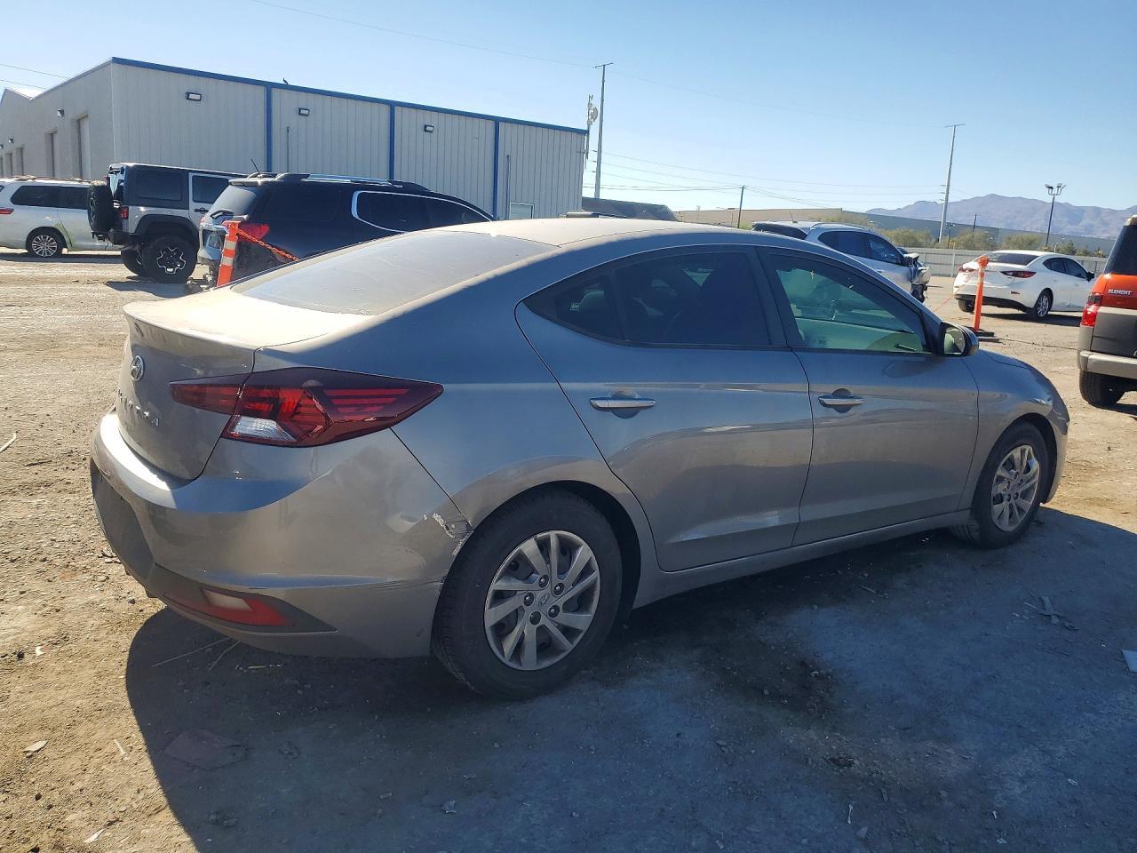 2020 Hyun Elantra Se - zdjęcie 3