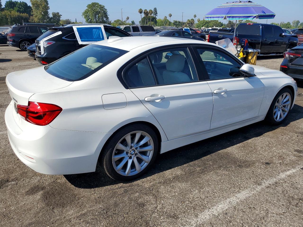 2018 BMW 320 I - zdjęcie 3