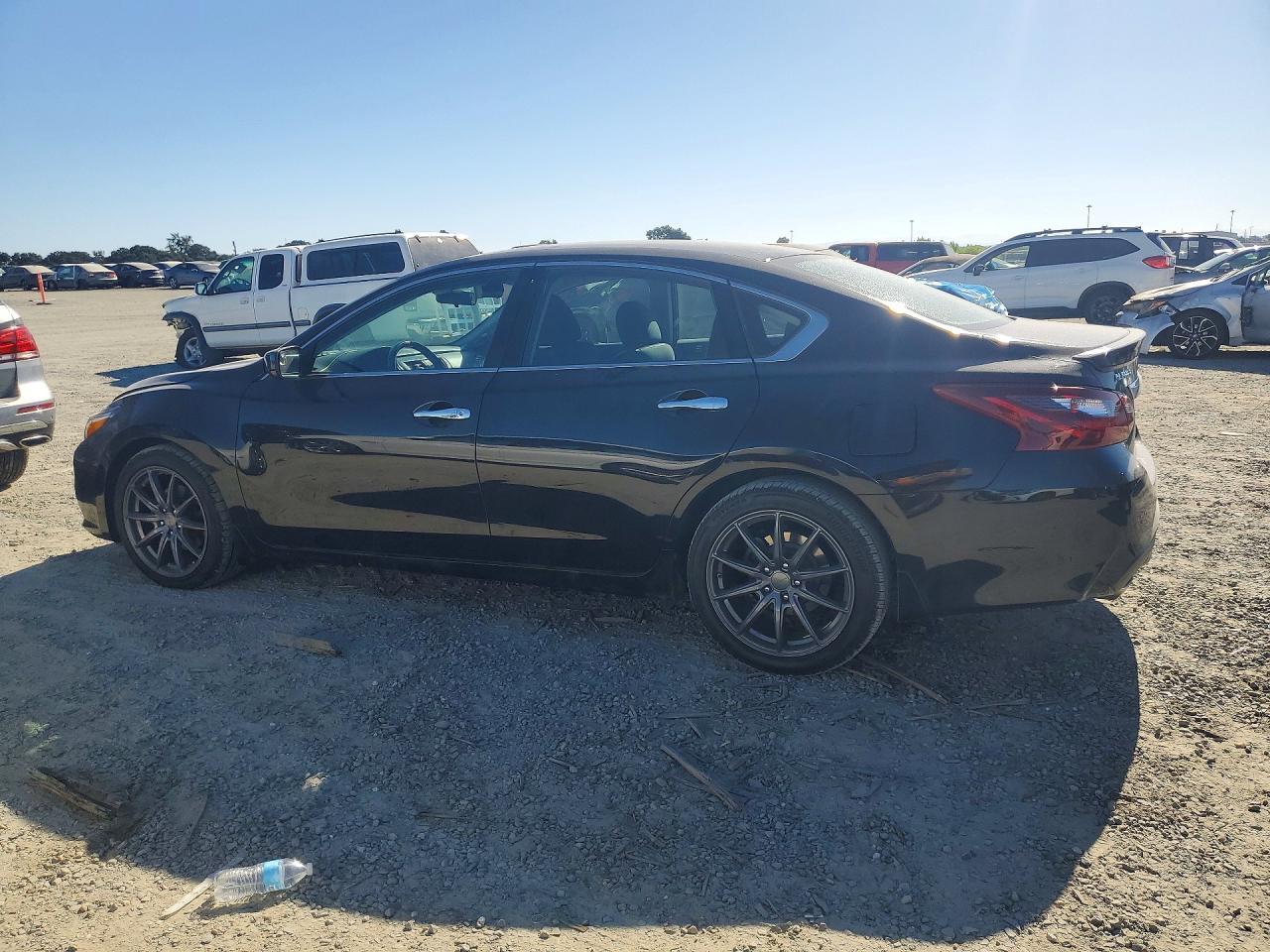 2018 Nissan Altima 2.5 Sr - zdjęcie 2