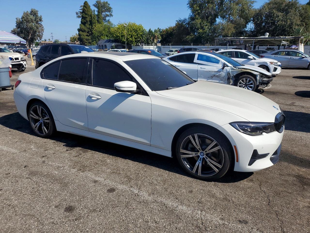 2022 BMW 330E - zdjęcie 4