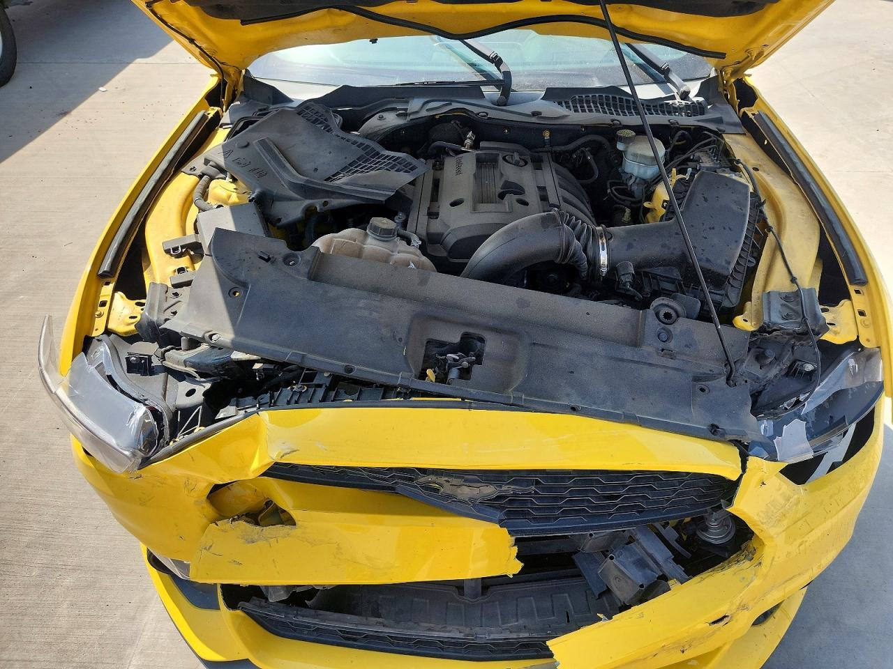 2015 Ford Mustang - zdjęcie 11