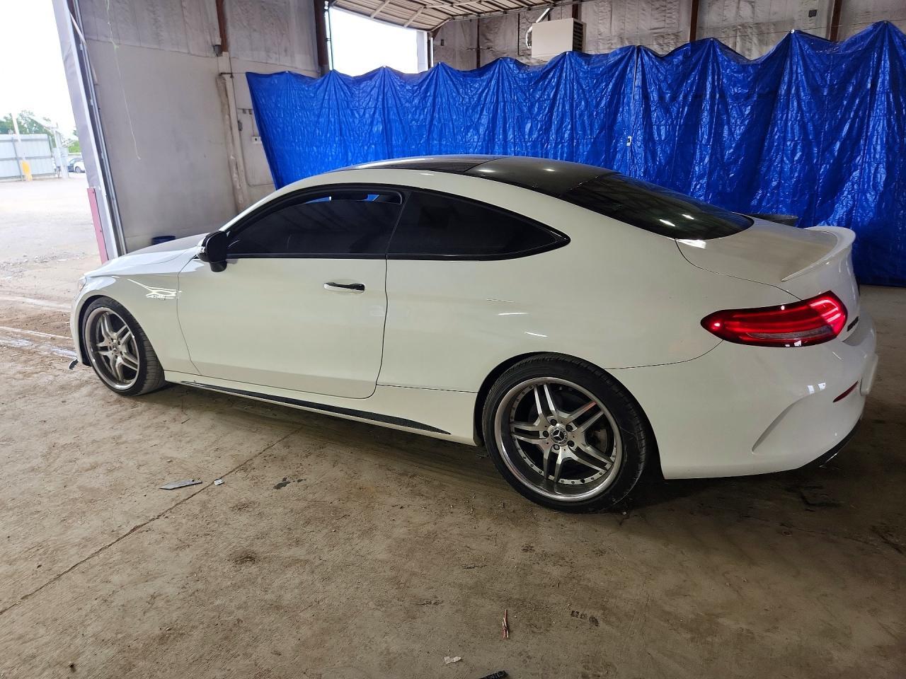 Mercedes-Benz AMG C 43 Coupe - zdjęcie 2