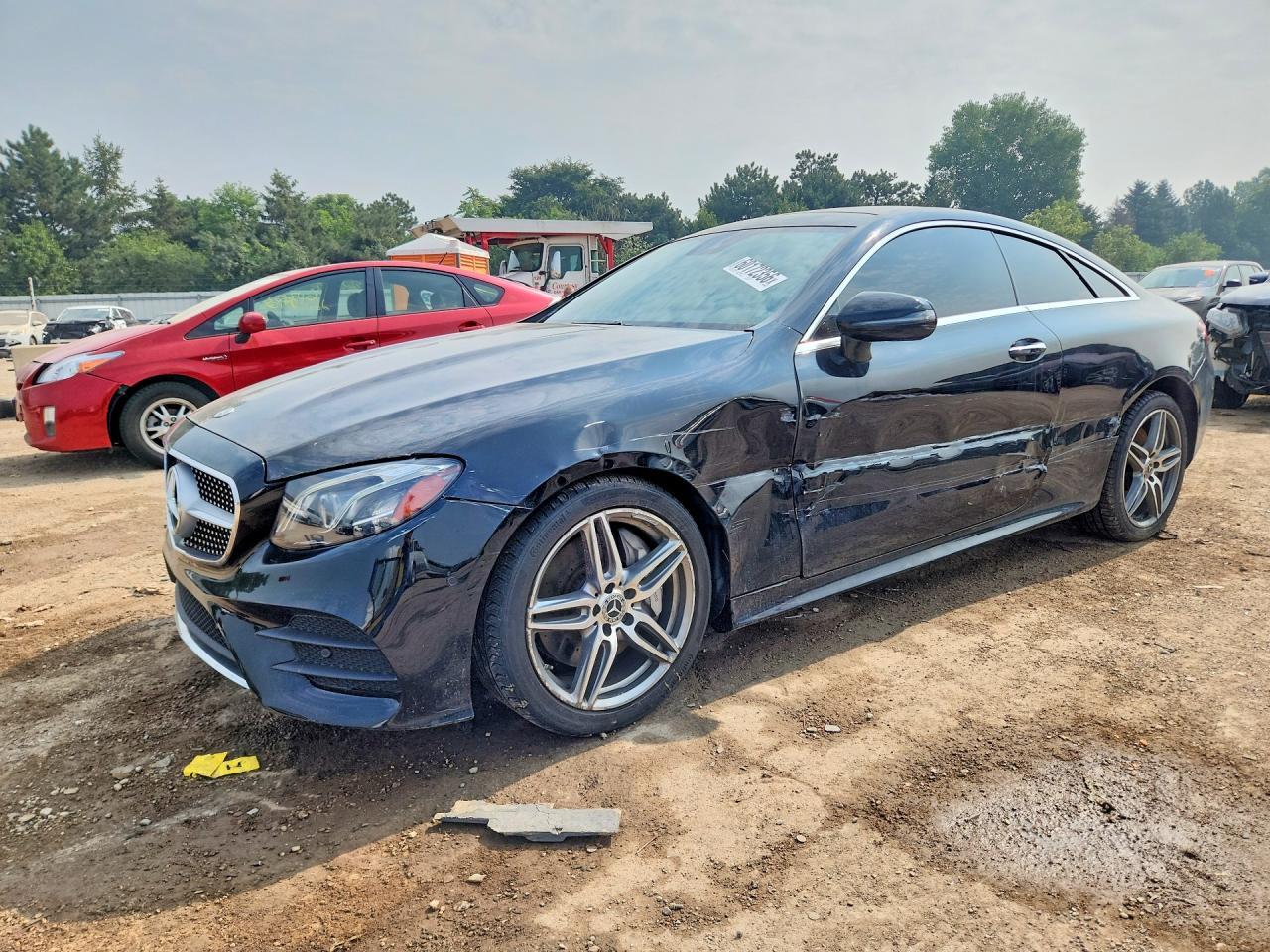 2018 Mercedes-Benz E 400 4Matic - zdjęcie główne