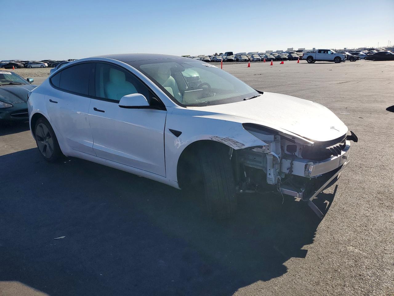 2021 Tesla Model 3 - zdjęcie 4