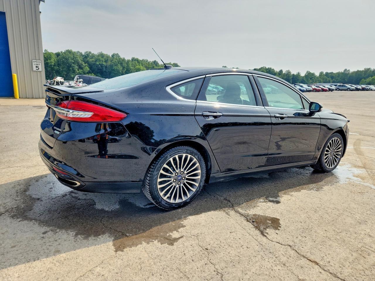 2017 Ford Fusion Titanium - zdjęcie 3
