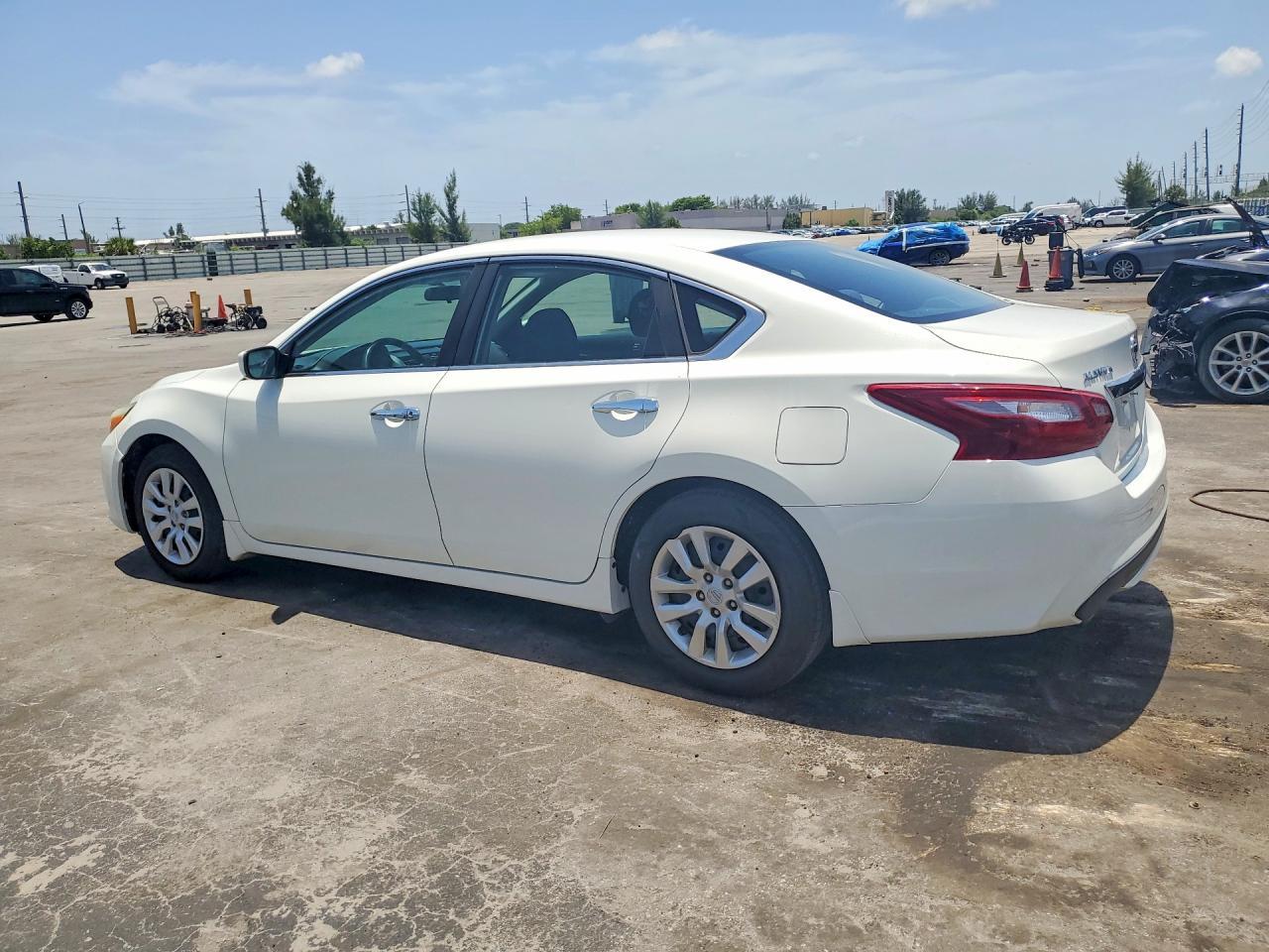2018 Nissan Altima 2.5 S - zdjęcie 2