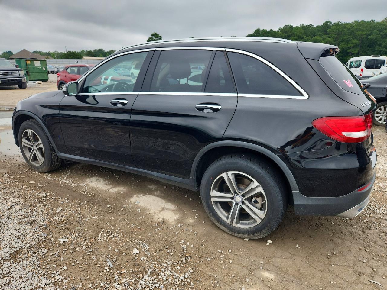 2017 Mercedes-Benz Glc 300 - zdjęcie 2