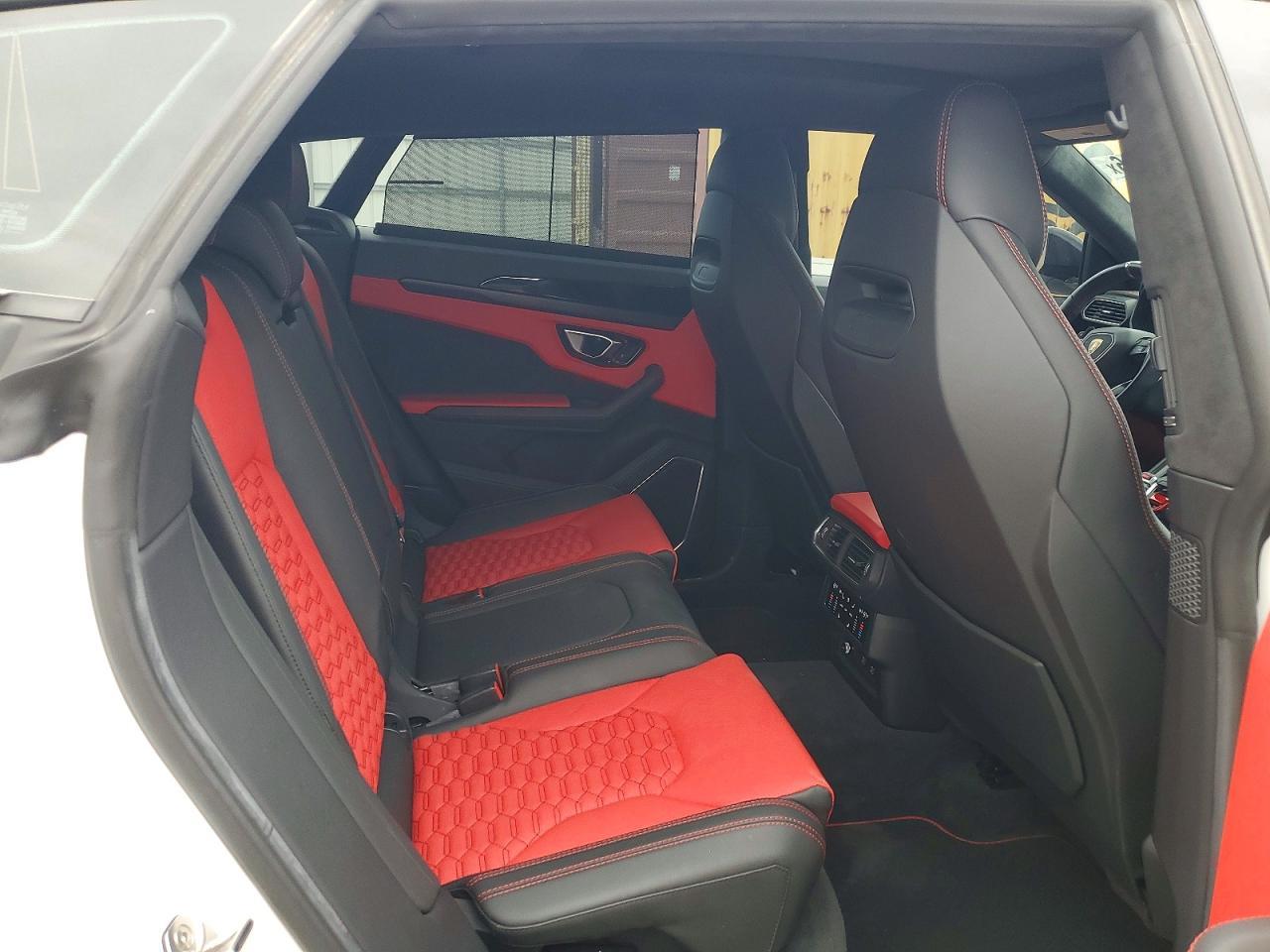 2022 Lamborghini Urus - zdjęcie 11