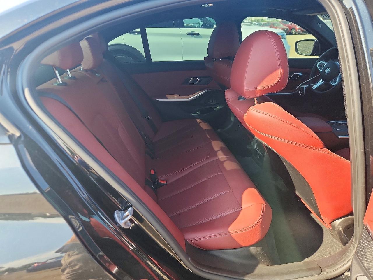 2024 BMW Seria 3 340i - zdjęcie 10