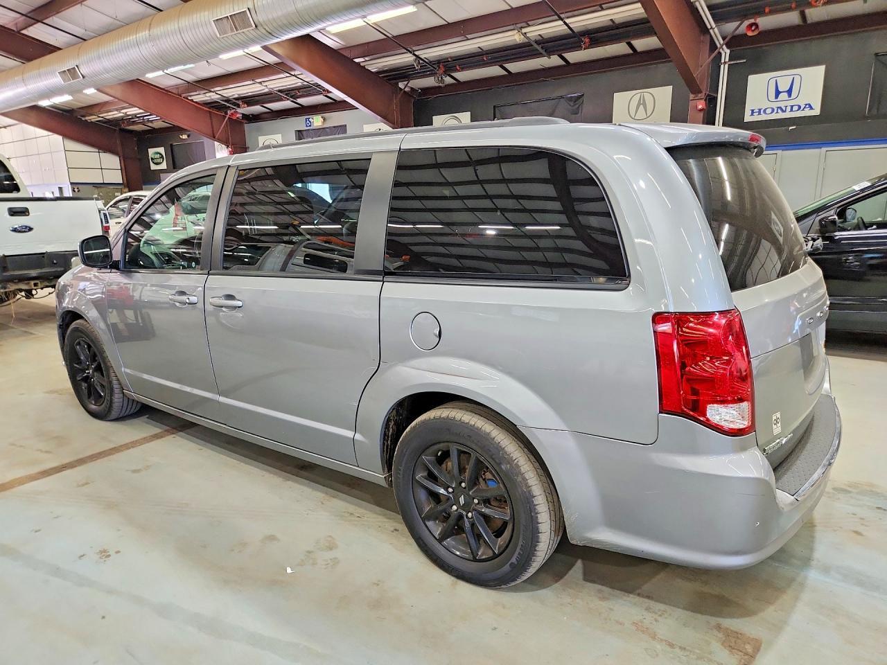 2019 Dodge Grand Caravan Gt - zdjęcie 2