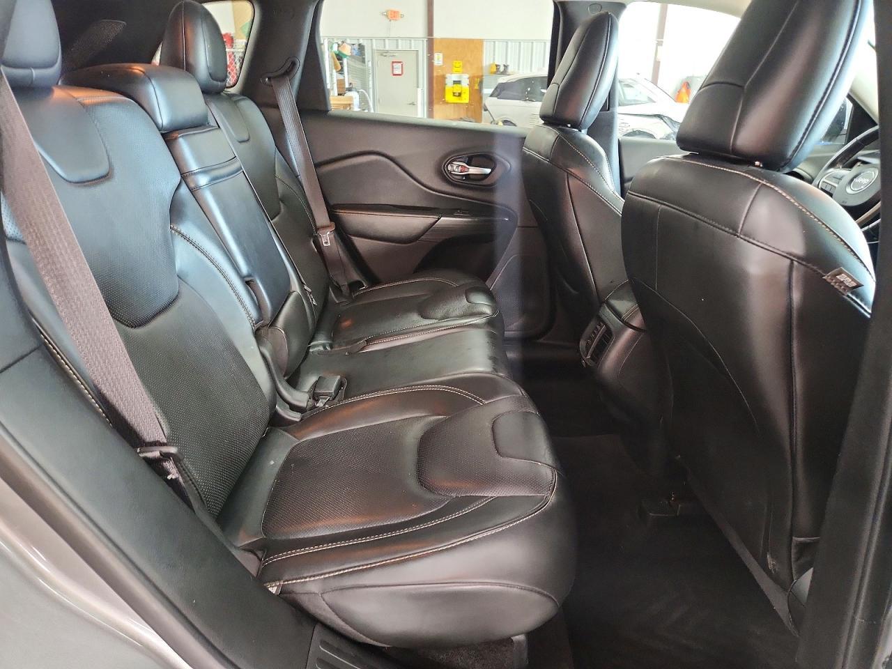 2015 Jeep Cherokee Limited - zdjęcie 10