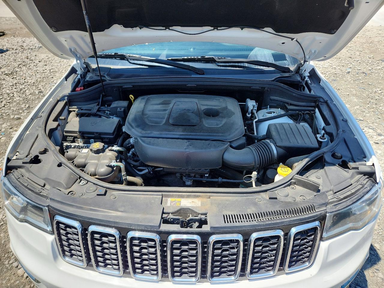 2021 Jeep Grand Cherokee Laredo - zdjęcie 12