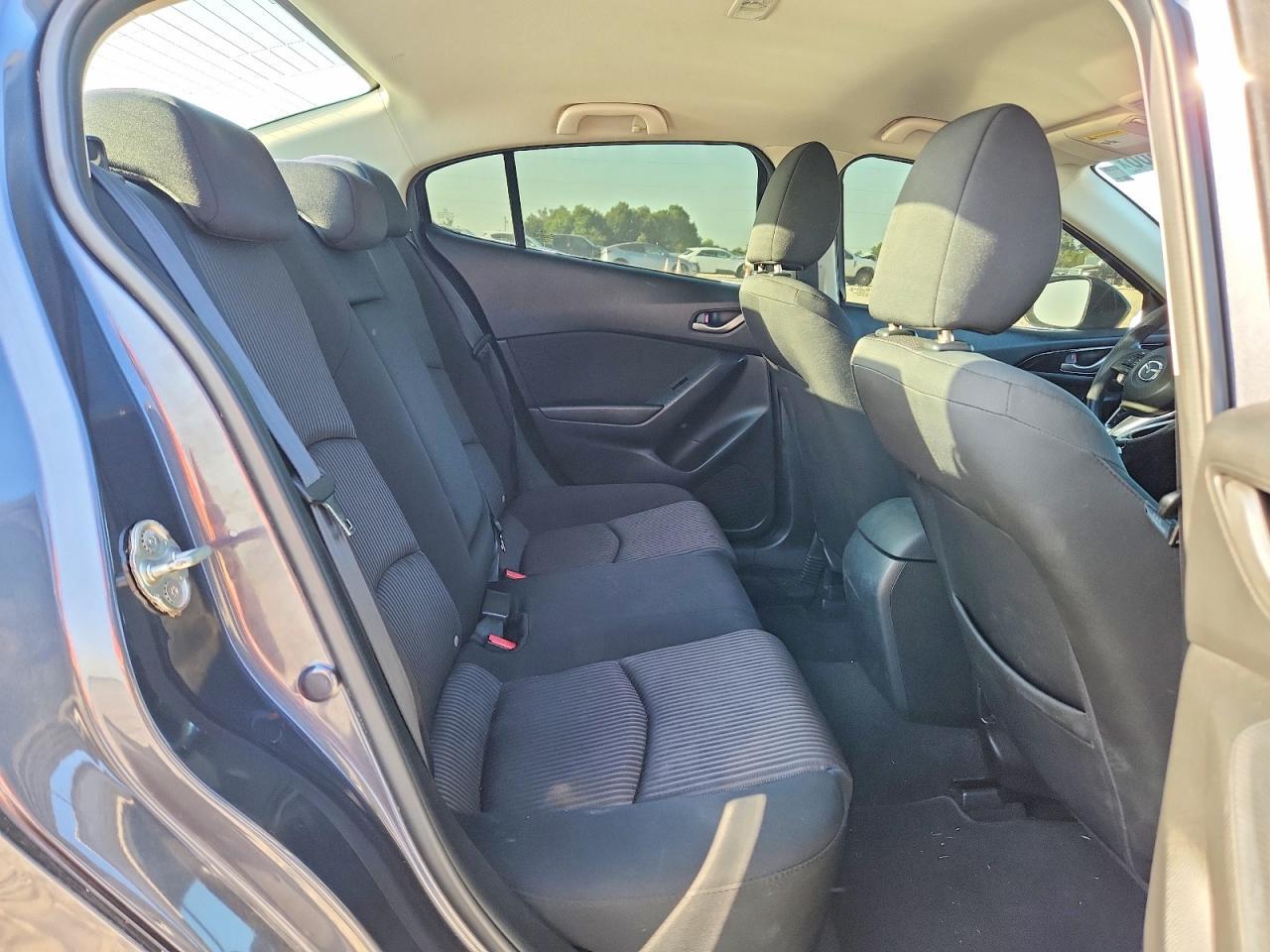2016 Mazda 3 Sport - zdjęcie 10