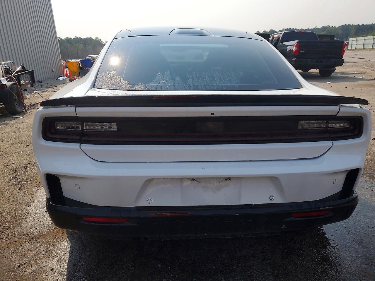 2024 Dodge Charger Daytona Scat Pack - zdjęcie 6