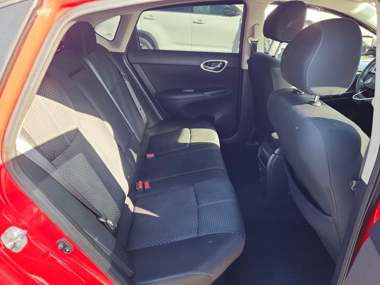 2019 Nissan Sentra S - zdjęcie 10