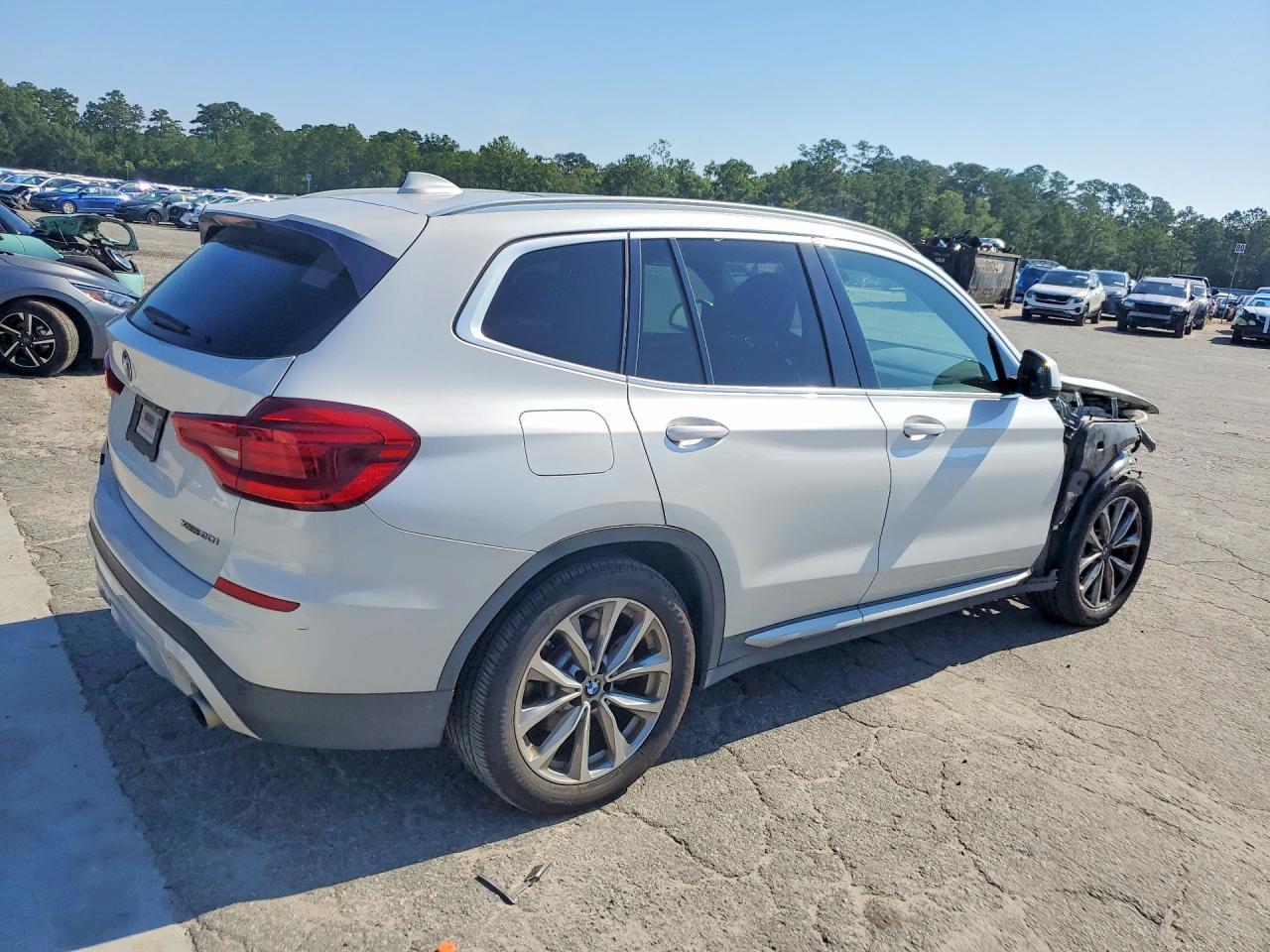 2018 BMW X3 xDrive30I - zdjęcie 3