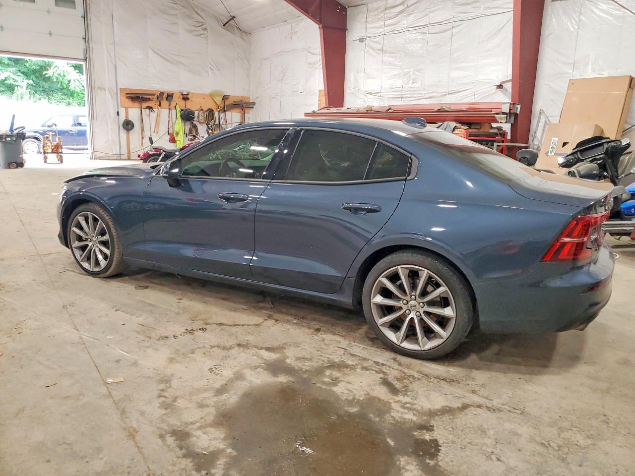 2021 Volvo S60 T5 Momentum - zdjęcie 2
