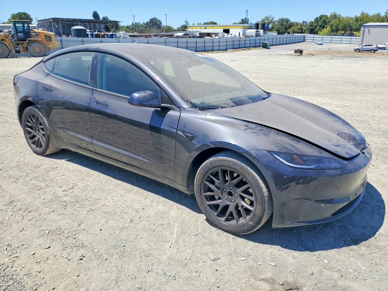 2025 Tesla Model 3 - zdjęcie 4