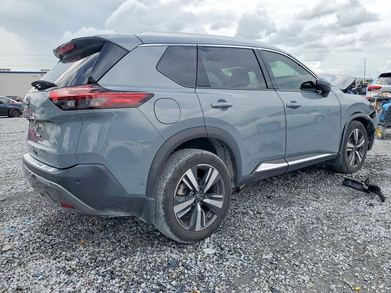2023 Nissan Rogue Sl - zdjęcie 3