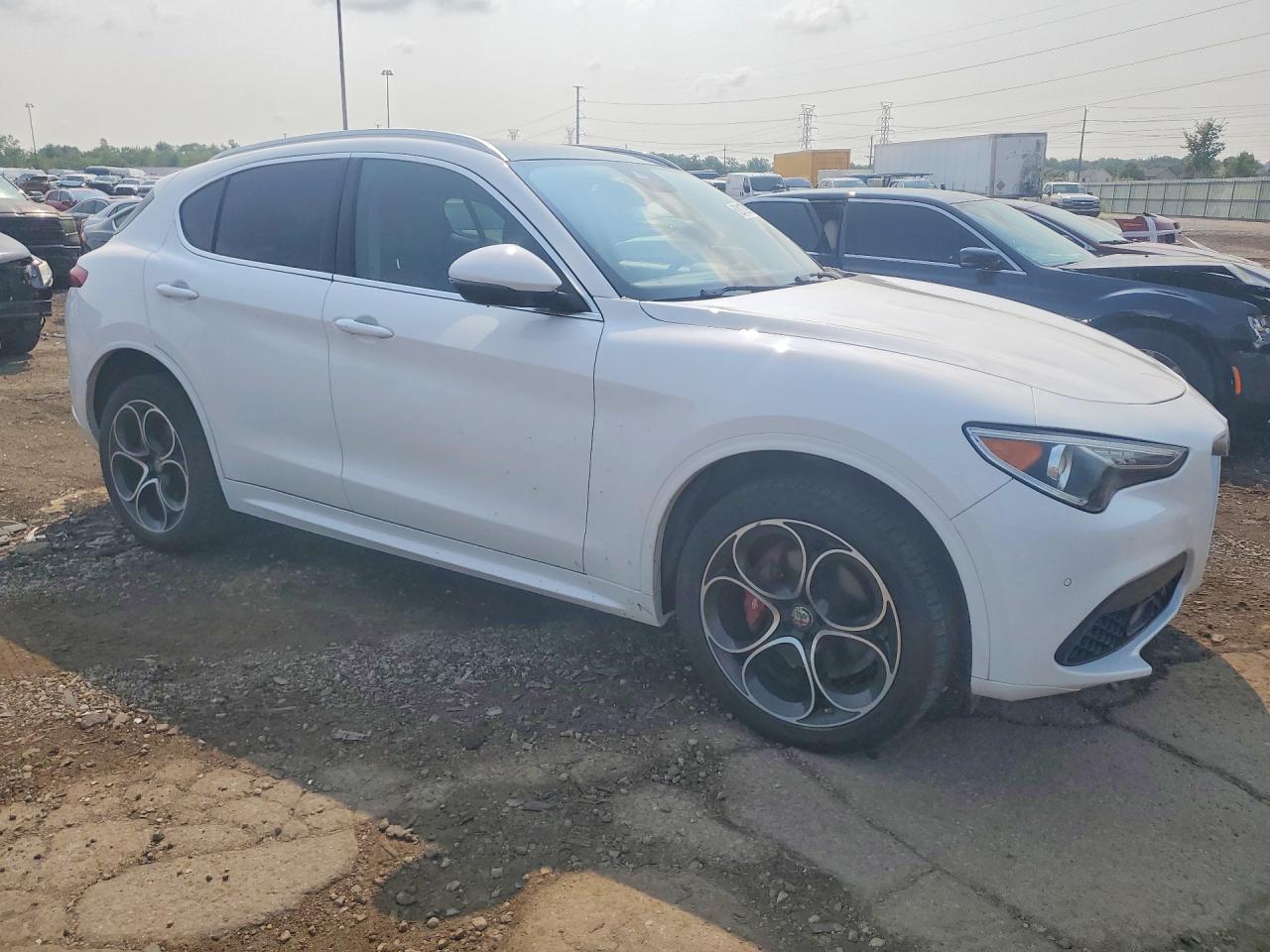 2020 Alfa Romeo Stelvio Ti - zdjęcie 4